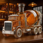 Voertuigvormige Whiskykaraf met Massieve Glazen Constructie voor Karaktervolle Presentatie
