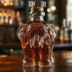 Dier‑Vormige Whiskykaraf met Massieve Glazen Constructie voor Karaktervolle Presentatie