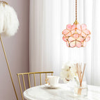Bloemvormige Glazen Hanglamp Met Elegante En Sfeervolle Uitstraling