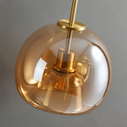 Plafondlamp Met Glazen Kap En Strakke Montage Voor Moderne Ruimtes