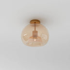 Plafondlamp Met Glazen Kap En Strakke Montage Voor Moderne Ruimtes