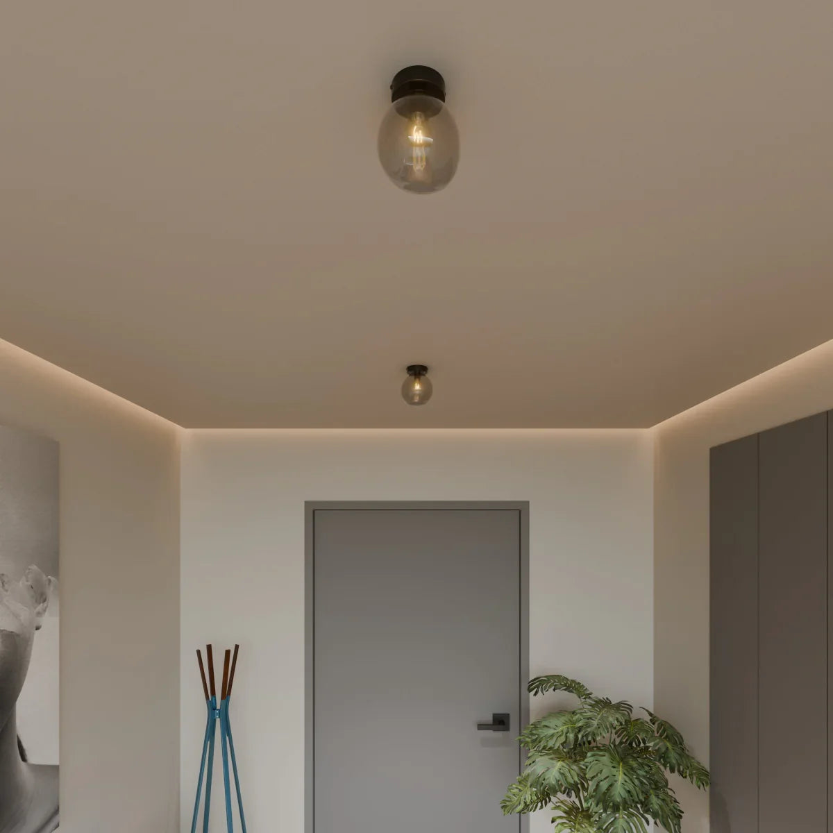 Plafondlamp Met Glazen Kap En Strakke Montage Voor Moderne Ruimtes