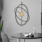 Ovale Wandklok met Stil Quartzmechanisme en Modern Metaalontwerp