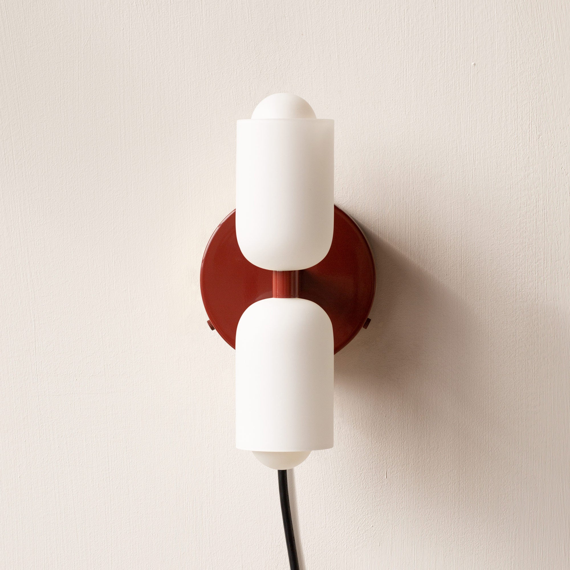 Wandlamp Met Dubbele Lichtbundel En Crème Kappen