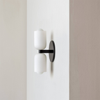 Wandlamp Met Dubbele Lichtbundel En Crème Kappen