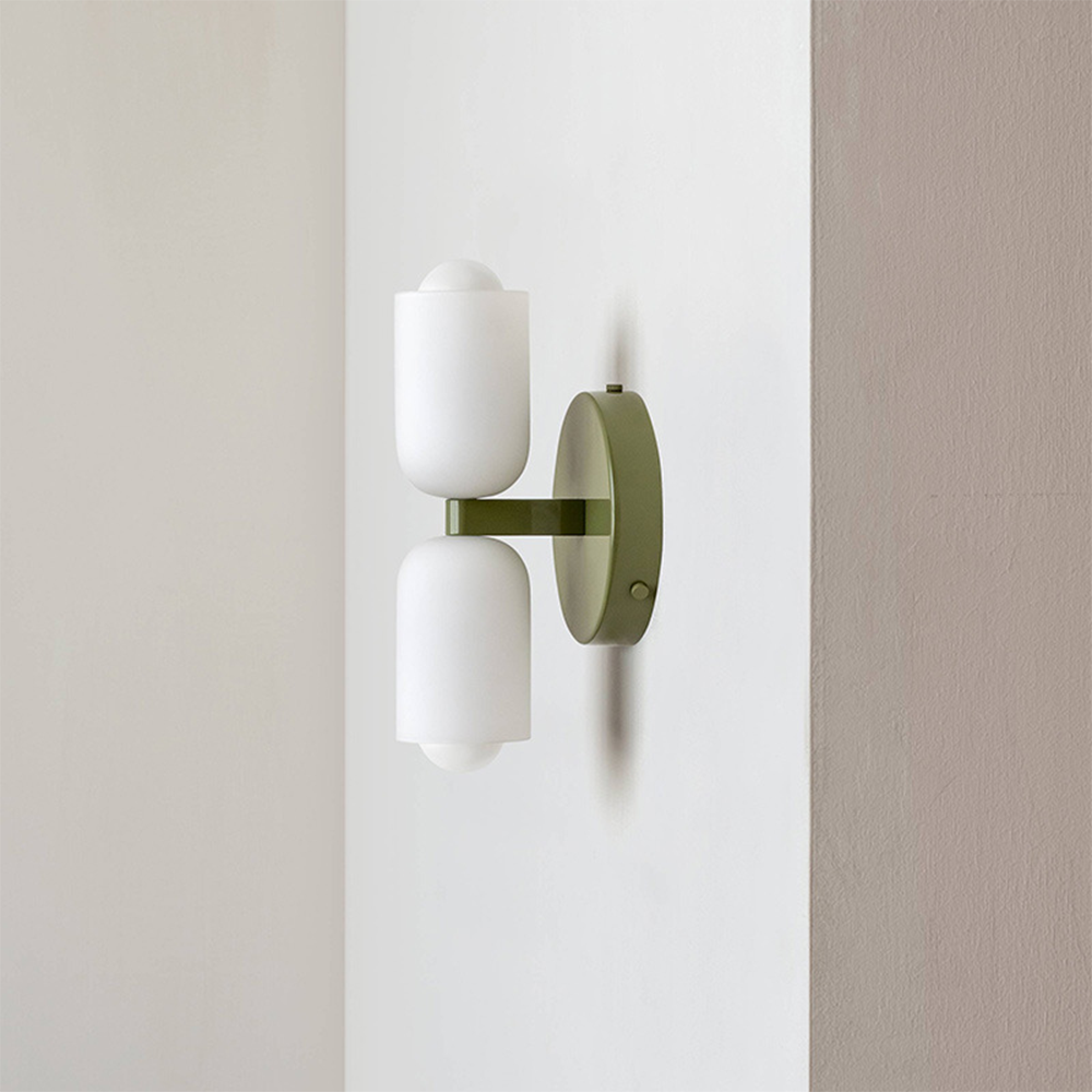 Wandlamp Met Dubbele Lichtbundel En Crème Kappen