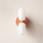 Wandlamp Met Dubbele Lichtbundel En Crème Kappen