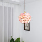 Bloemvormige Glazen Hanglamp Met Elegante En Sfeervolle Uitstraling