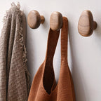 Houten Wandhaken Met Organische Vormgeving