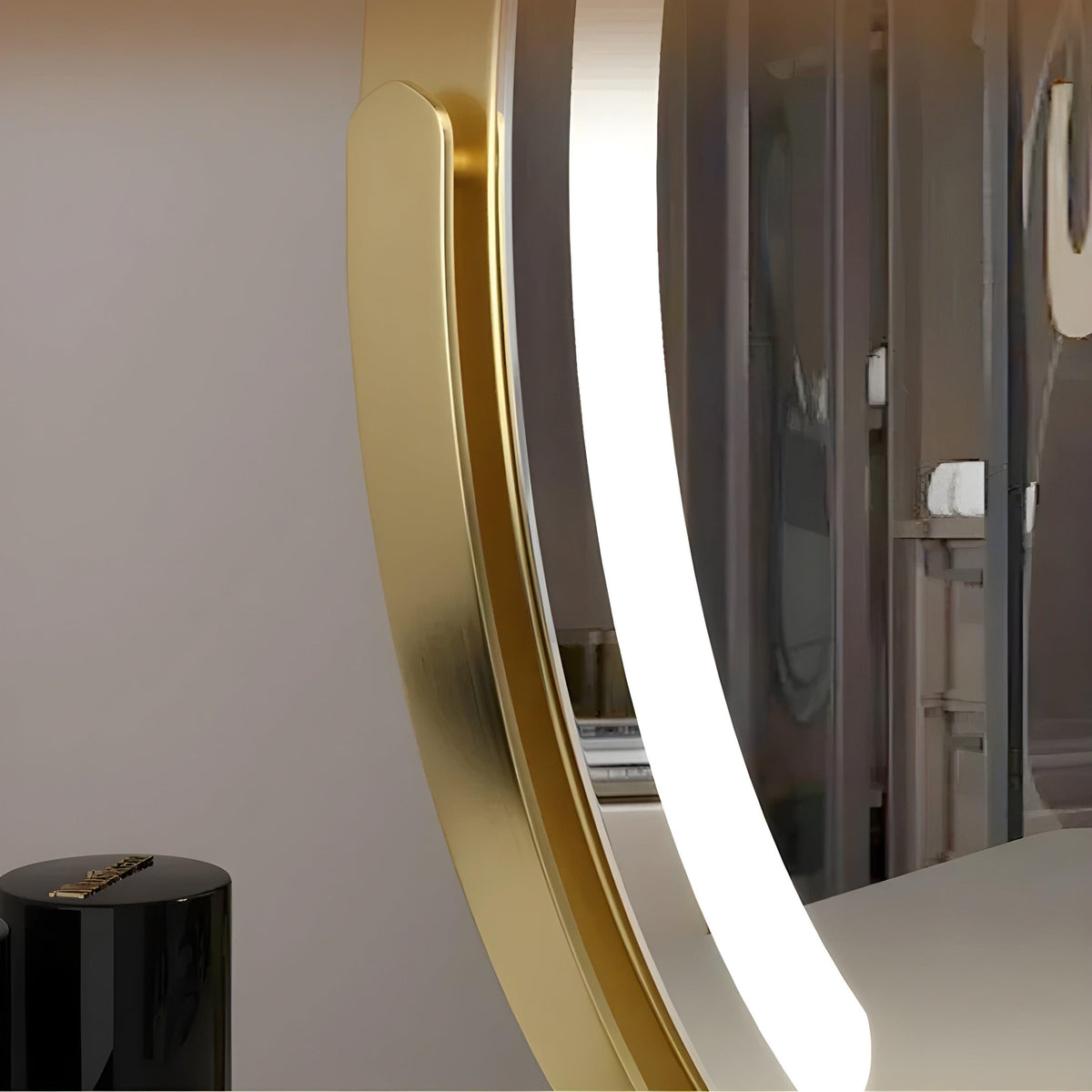 Make-upspiegel met Dimbare LED-Verlichting en Ronde Vorm op Voet