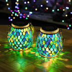 Solar Buitenlamp Met Gekleurd Glas En Sfeervolle Lichtpatronen