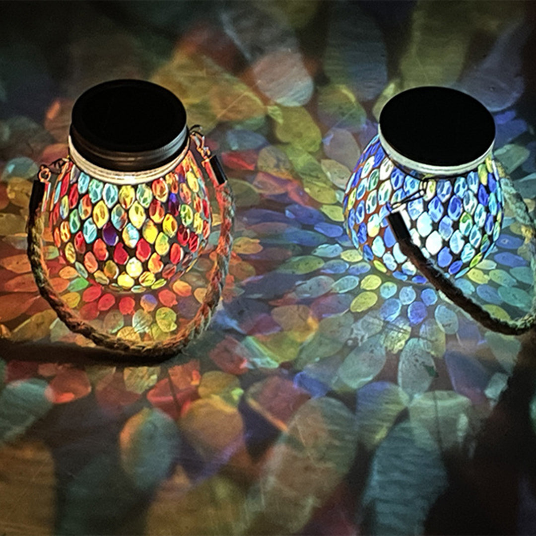 Solar Buitenlamp Met Gekleurd Glas En Sfeervolle Lichtpatronen