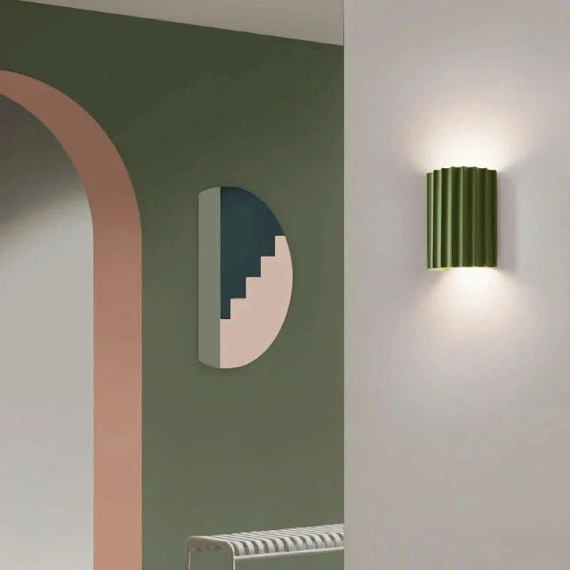 Moderne LED‑Wandlamp van Resin met Zachte Warmwitte Lichtgloed