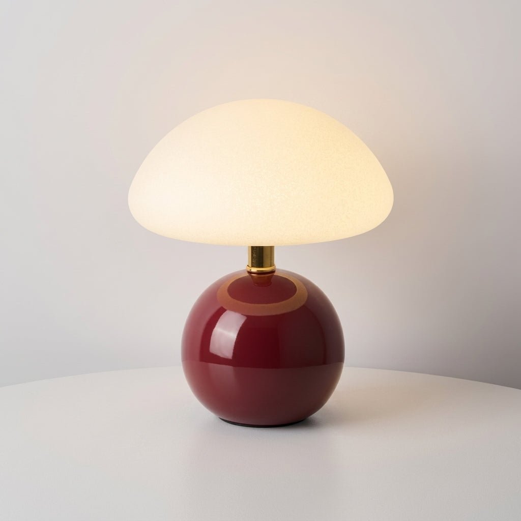 Decoratieve Tafellamp Met Bolvoet En Brede Kap