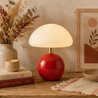 Decoratieve Tafellamp Met Bolvoet En Brede Kap