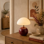 Decoratieve Tafellamp Met Bolvoet En Brede Kap