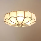Art Deco Plafondlamp Met Bloemdesign En Matglazen Kap