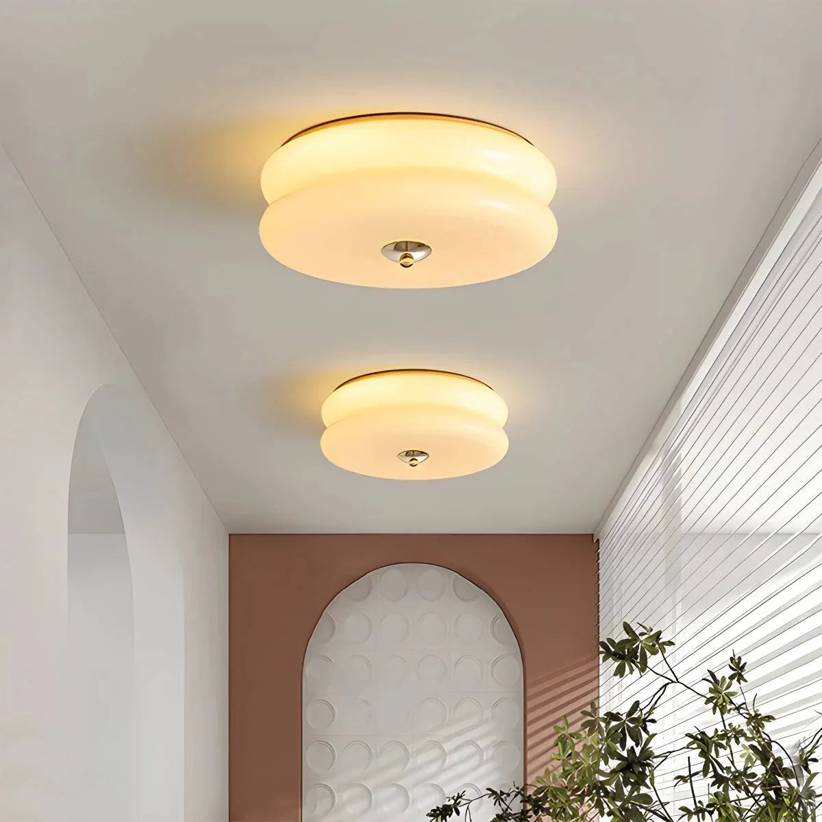 Art Deco Plafondlamp Met Gelaagde Glazen Kap