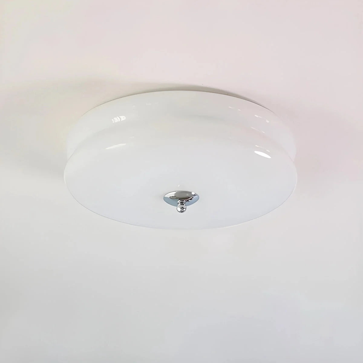 Art Deco Plafondlamp Met Gelaagde Glazen Kap