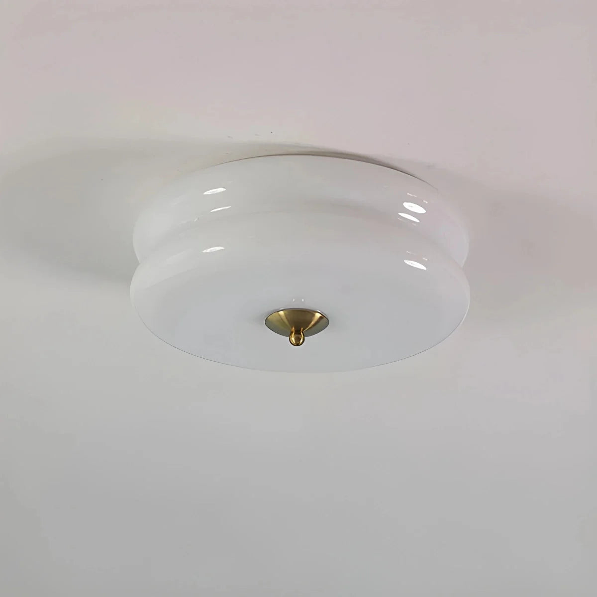 Art Deco Plafondlamp Met Gelaagde Glazen Kap