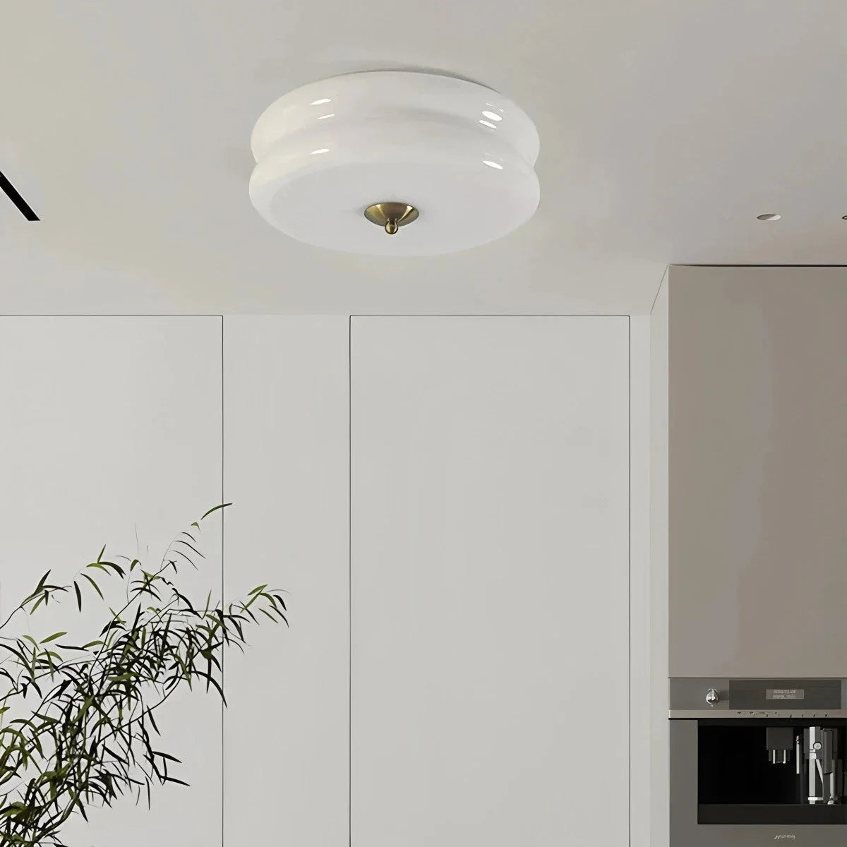 Art Deco Plafondlamp Met Gelaagde Glazen Kap