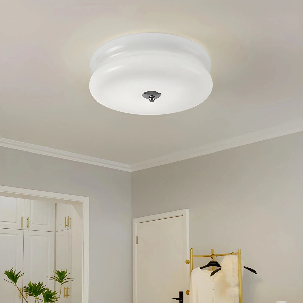 Art Deco Plafondlamp Met Gelaagde Glazen Kap