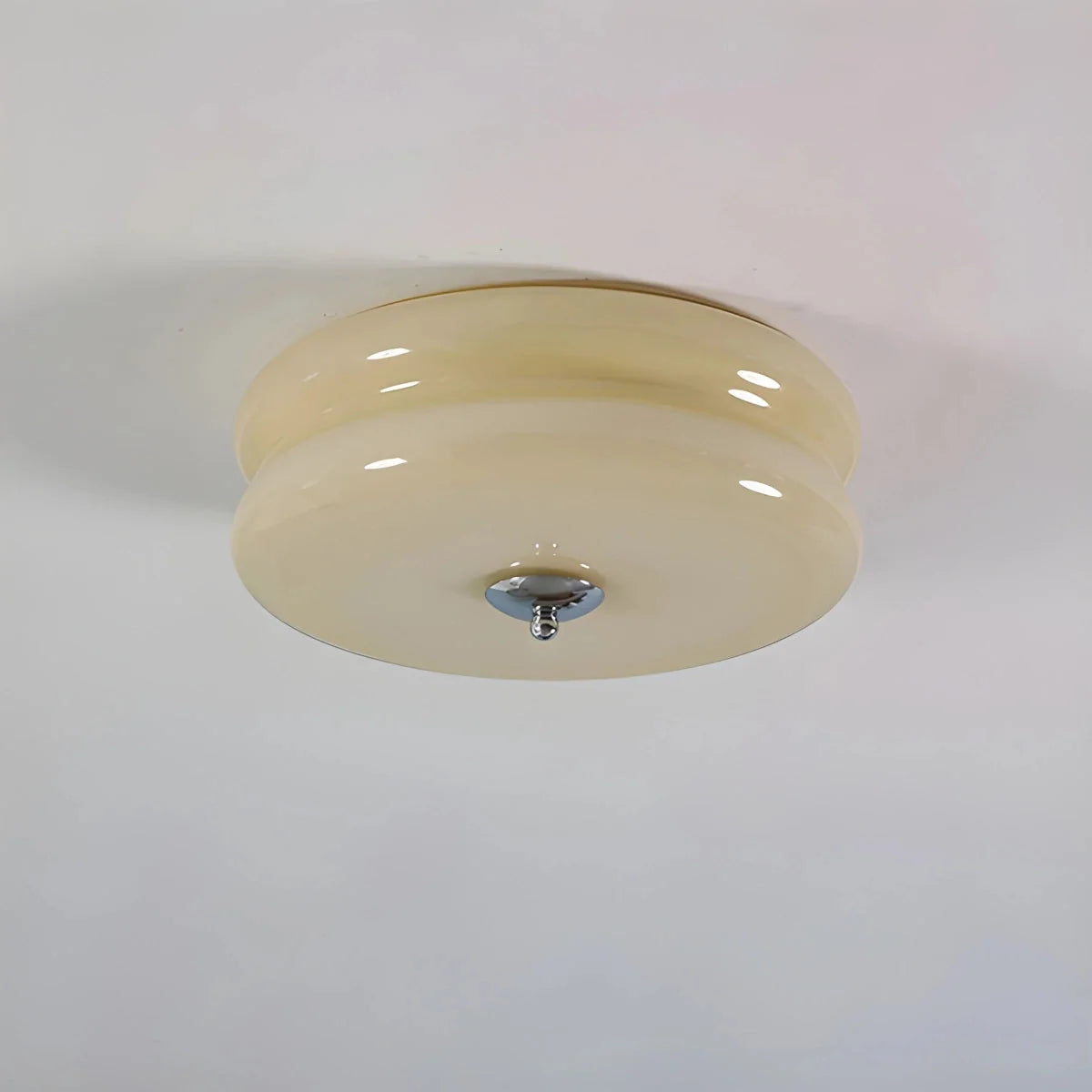 Art Deco Plafondlamp Met Gelaagde Glazen Kap