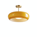 Retro Plafondlamp Met Ronde Glazen Kap En Zachte Lichtverdeling