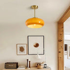 Retro Plafondlamp Met Ronde Glazen Kap En Zachte Lichtverdeling