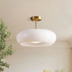 Retro Plafondlamp Met Ronde Glazen Kap En Zachte Lichtverdeling