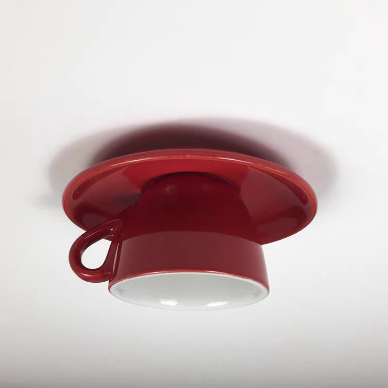 Retro Plafondlamp Met Speels Kopjesdesign Voor Unieke Interieurverlichting