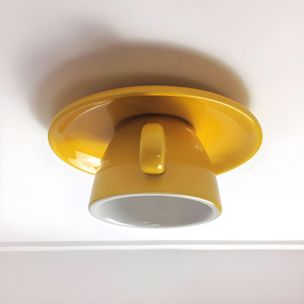 Retro Plafondlamp Met Speels Kopjesdesign Voor Unieke Interieurverlichting