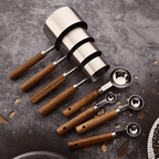 Premium Maatbeker Set Van RVS En Eikenhout
