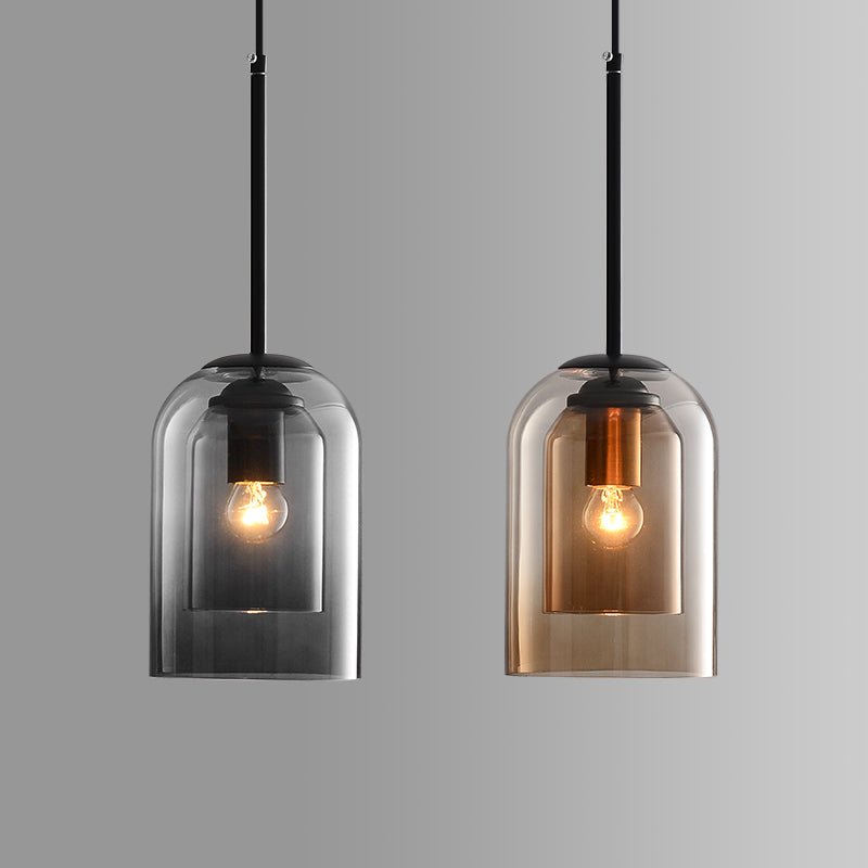 Glazen Hanglamp met Moderne Vorm en Sfeervolle Binnenverlichting