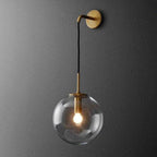 Wandlamp Met Glazen Bol En Draaibare Arm Voor Zachte Sfeerlicht