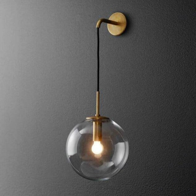 Wandlamp Met Glazen Bol En Draaibare Arm Voor Zachte Sfeerlicht