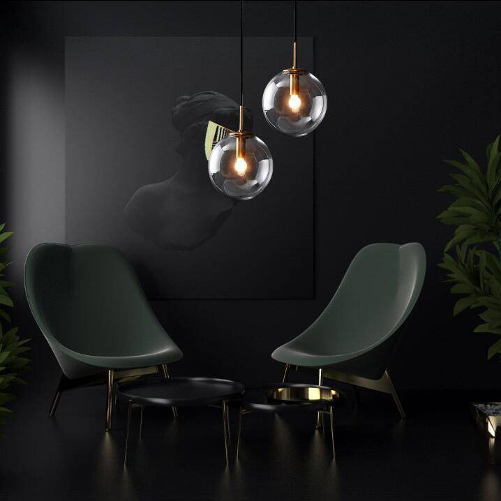 Wandlamp Met Glazen Bol En Draaibare Arm Voor Zachte Sfeerlicht