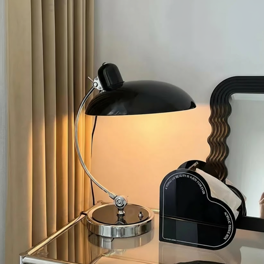 Moderne Metalen Tafellamp met Gebogen Arm en E27 Fitting