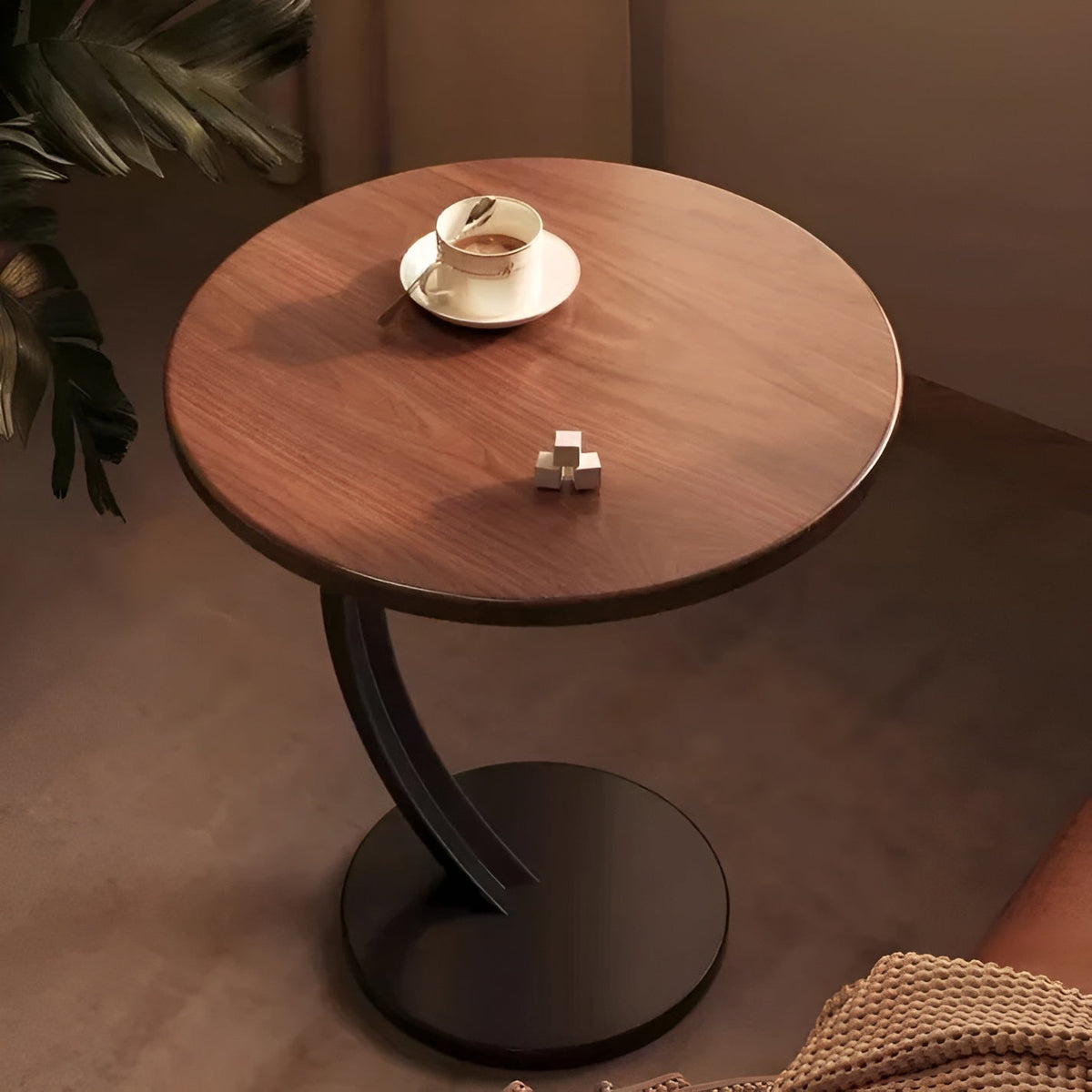 Ronde Bijzettafel Met Houten Blad En Stalen Frame