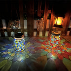 Solar Buitenlamp Met Gekleurd Glas En Sfeervolle Lichtpatronen