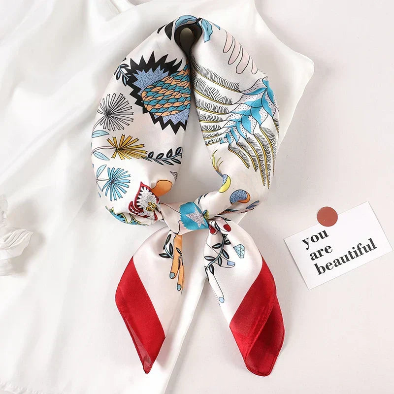 Geruite Zijden Sjaal Voor Elegante Styling Als Halsdoek Of Haaraccessoire