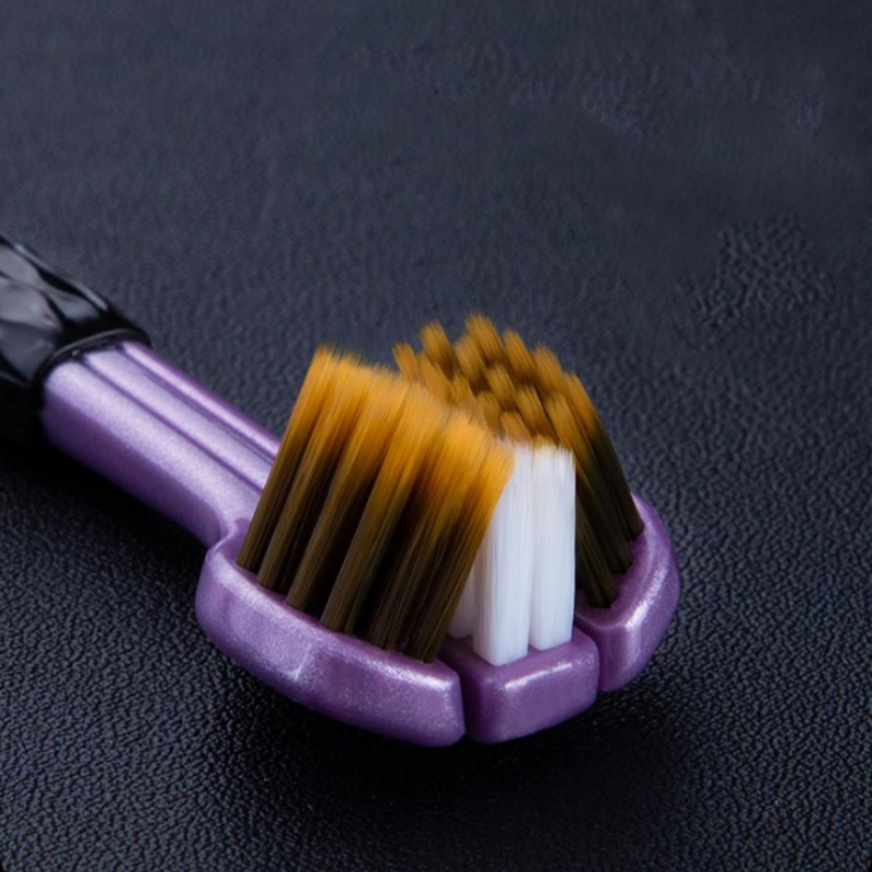 Driezijdige Tandenborstel Met Zachte Borstels En Ergonomische Greep