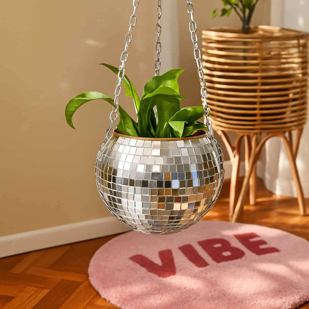 Hangplanter met Spiegelende Tegels en Lichtgewicht Binnenconstructie
