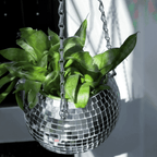Hangplanter met Spiegelende Tegels en Lichtgewicht Binnenconstructie