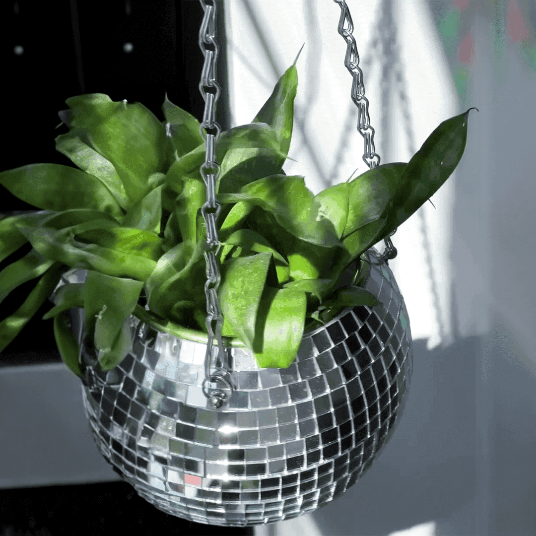 Hangplanter met Spiegelende Tegels en Lichtgewicht Binnenconstructie