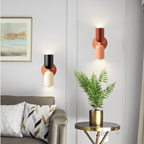 Moderne LED‑Wandlamp met Slanke Constructie voor Rustige Binnenverlichting