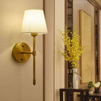Klassieke Wandlamp Met Stoffen Kap En Messing Armatuur