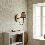Landelijke Wandlamp Met Stoffen Kap En Sierlijke Wandbevestiging
