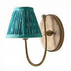 Landelijke Wandlamp Met Stoffen Kap En Sierlijke Wandbevestiging