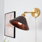Vintage Wandlamp Met Houten Kap En Trekschakelaar